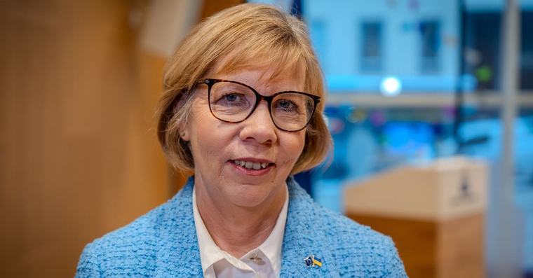 Sähköautojen korjaamisen pelätään vaikeutuvan – Henriksson vaatii EU:lta arviota Suomen linjasta
