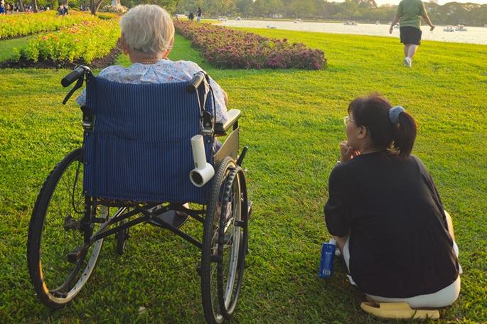 Elderly people living in care homes need more outdoor access: THL