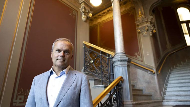 Loisteliaan kulmatalon ylimmästä kerroksesta näkee talouden käänteen – ”Tulppa on irronnut”