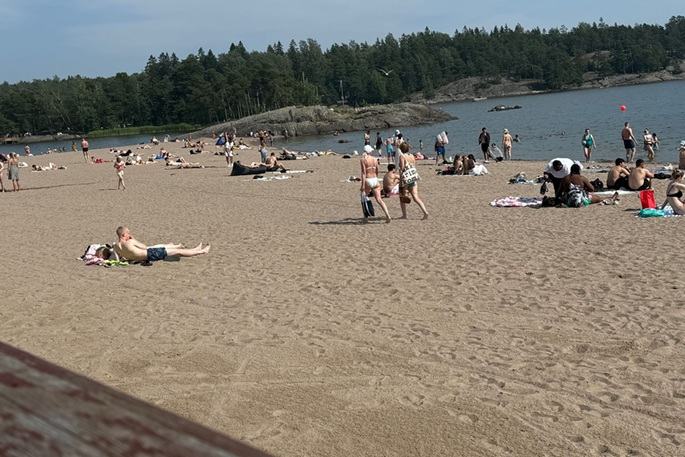 Climate change adds month of dangerous heat for 560m children: study
