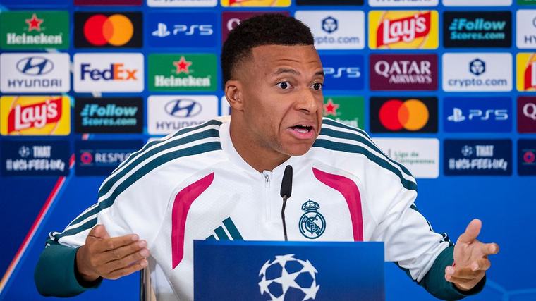 Kylian Mbappé teki kohahduttavan tempun lehdistötilaisuudessa – kahdesti