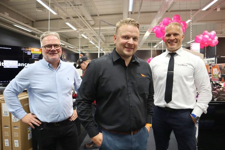 Kajaanin liike atomeiksi ja uusi pystyyn neljässä päivässä – Kertun Koneella perinteitä jo 40 vuotta Paikallisuutiset 28.8.