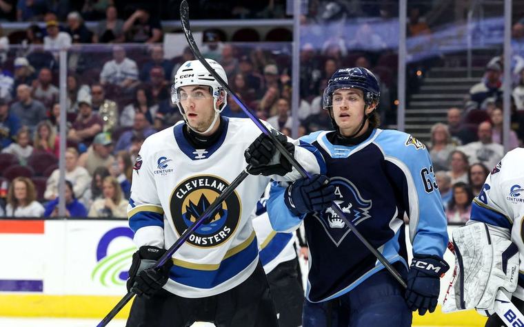 Hirveä tilanne: NHL-lupaus julkaisi surullisen kuvan sairaala­vuoteelta
