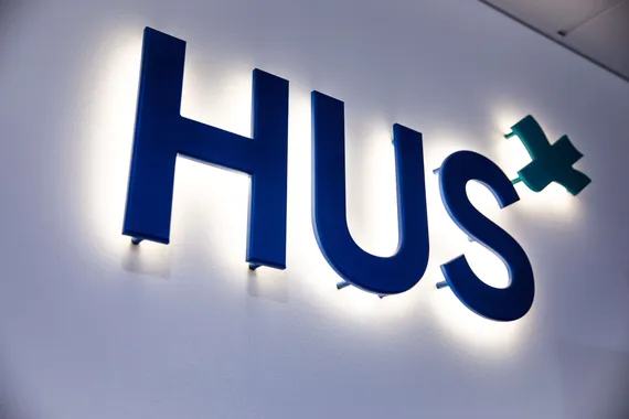 HUSin puhelinnumeroissa vakava häiriö – Yhteyttä ei saa esimerkiksi päivystysapuun tai synnyttäjien puhelinpalveluun
